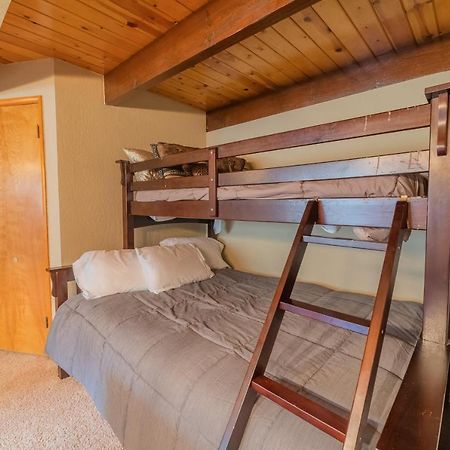 Moonridge Manor - Very Lovely Cabin In A Quiet Neighborhood With An Amazing Hot Tub! Villa Big Bear Lake Exterior foto